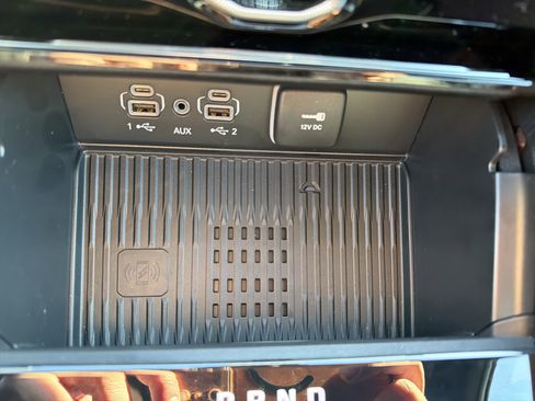 New 2026 Jeep Grand Cherokee L Limited w/ Luxury Tech Group II AWD/4WD image 22
