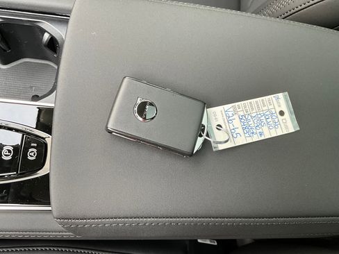 New 2026 Volvo XC90 B6 Plus w/ Protection Package image 34