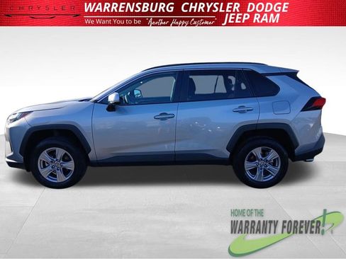 Used 2025 Toyota RAV4 XLE image 7