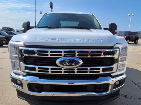 Used 2025 Ford F250 XLT w/ FX4 Off-Road Package AWD/4WD image 3