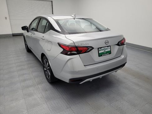 Used 2025 Nissan Versa SV FWD image 5