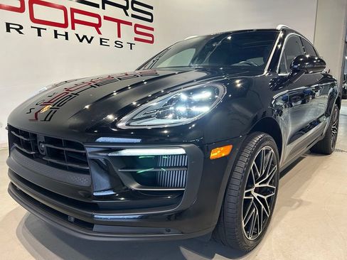 Used 2023 Porsche Macan S AWD/4WD image 2
