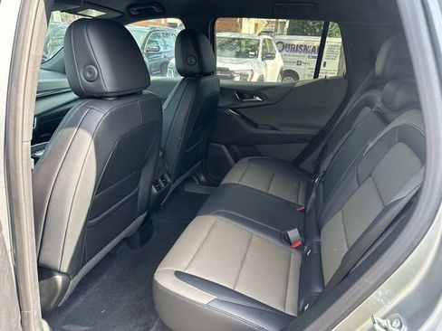 New 2026 Chevrolet Equinox LT w/ Convenience Package II image 9