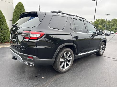 Used 2023 Honda Pilot Elite image 14