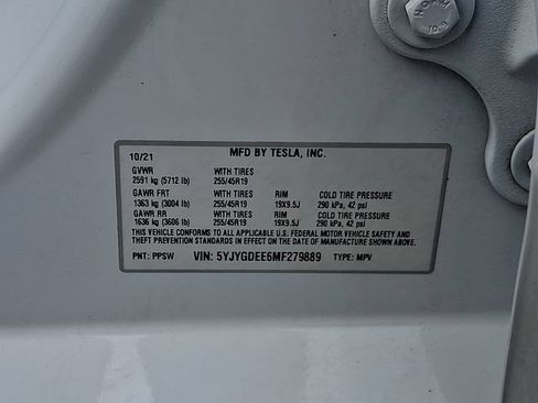 Used 2021 Tesla Model Y Long Range AWD/4WD image 30