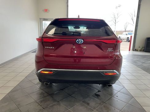 Used 2021 Toyota Venza XLE w/ Softex Package image 6