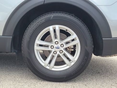 Used 2023 Ford Explorer XLT w/ Equipment Group 202A RWD image 8