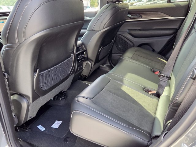 New 2027 Jeep Grand Cherokee Altitude RWD image 12