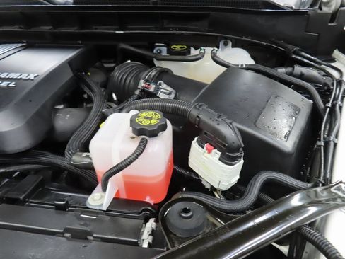 Used 2024 GMC Yukon XL Denali Ultimate image 32