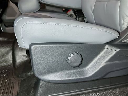 New 2026 Ford F250 XL w/ XL Chrome Package image 13
