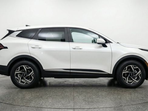 Used 2025 Kia Sportage LX FWD image 11