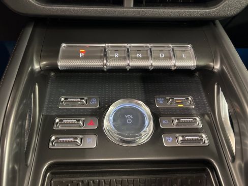 Certified 2025 Lincoln Nautilus Premier w/ Equipment Group 102A image 14