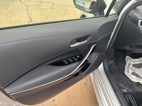 Used 2019 Toyota Corolla XSE image 38