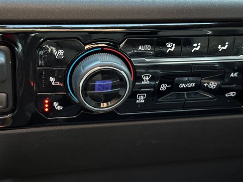 Certified 2025 Chevrolet Silverado 2500 LTZ w/ LTZ Premium Package image 25