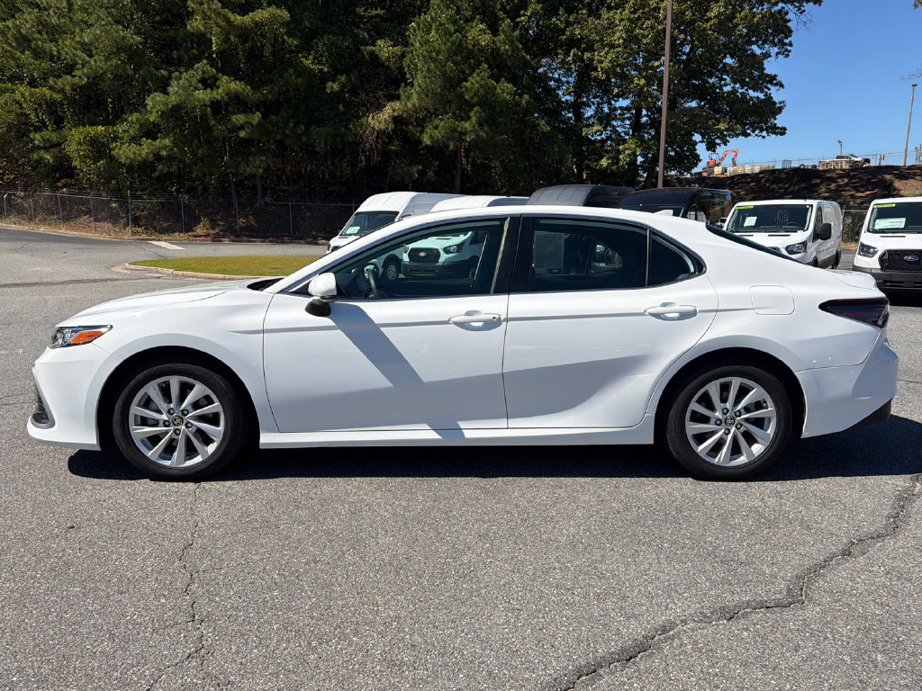 Used 2024 Toyota Camry LE FWD image 4