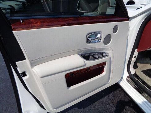 Used 2017 Rolls-Royce Ghost image 24