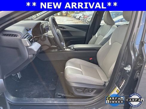 Used 2025 Toyota Camry SE image 5