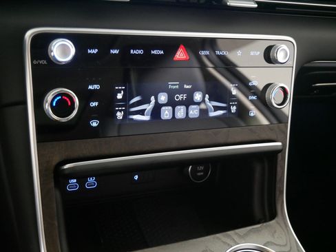 Certified 2025 Genesis GV80 3.5T Advanced image 23