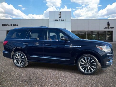 Certified 2021 Lincoln Navigator Reserve w/ Luxury Package image 5