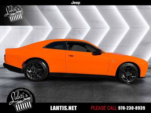 Used 2025 Dodge Charger R/T w/ Quick Order Package 25M R/T image 6