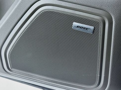 Certified 2025 Porsche Macan AWD/4WD image 12