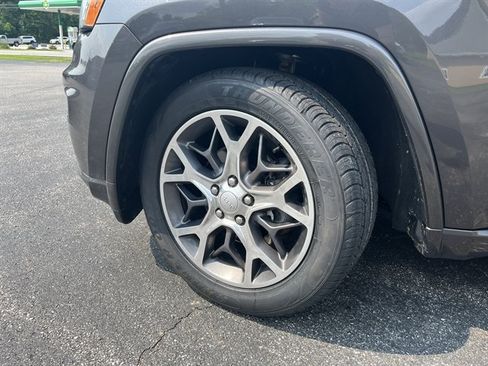 Used 2020 Jeep Grand Cherokee Overland AWD/4WD image 14
