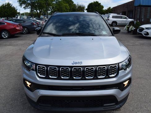 Used 2024 Jeep Compass Limited w/ Sun and Sound Group AWD/4WD image 2