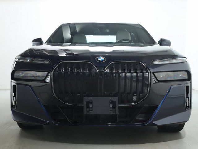 Used 2026 BMW 740i xDrive AWD/4WD image 5