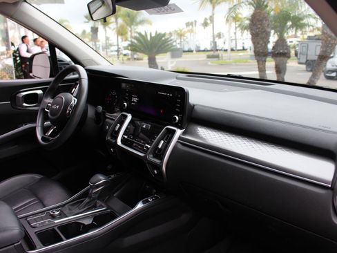 Used 2023 Kia Sorento S w/ Panoramic Sunroof Package image 13