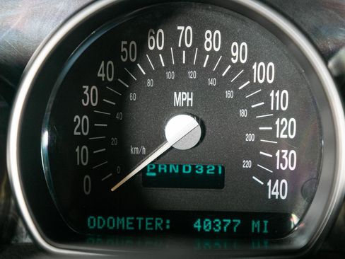 Used 2004 Chevrolet SSR w/ Preferred Equipment Group image 29