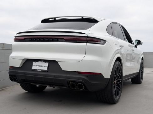 Certified 2026 Porsche Cayenne Coupe AWD/4WD image 23
