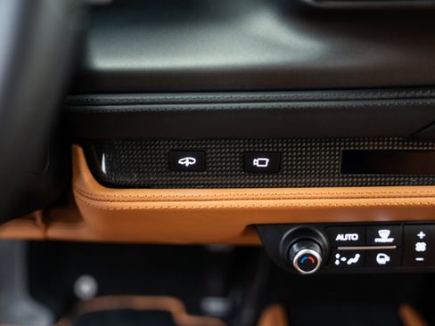 Used 2021 Ferrari F8 Tributo RWD image 40