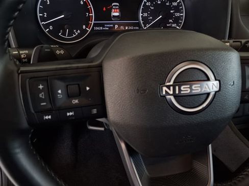 Used 2025 Nissan Rogue SV FWD image 25
