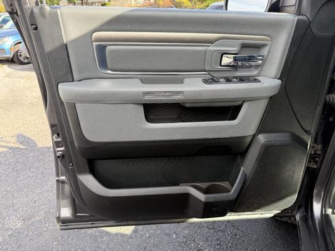 Used 2017 RAM 1500 Classic SLT image 17