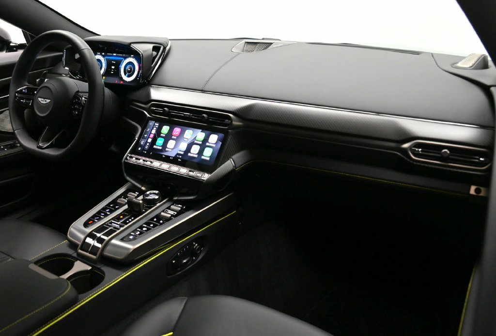 Used 2025 Aston Martin Vanquish RWD image 13