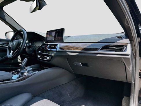 Used 2023 BMW 530i w/ Premium Package RWD image 30