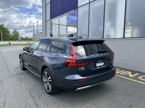 Certified 2023 Volvo V60 B5 Cross Country Plus AWD/4WD image 6