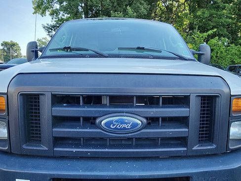 Used 2011 Ford E-250 and Econoline 250 RWD image 11