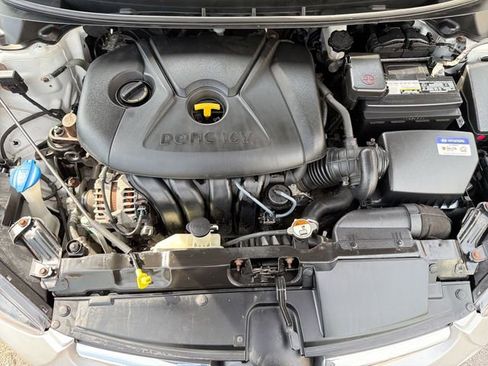 Used 2016 Hyundai Elantra SE FWD image 19