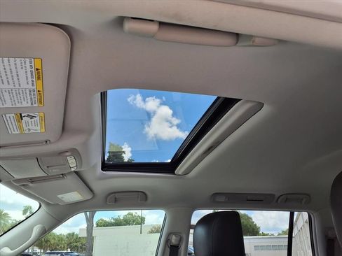 Used 2022 Nissan Armada Platinum w/ Captain's Chairs Package RWD image 26
