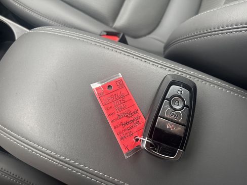 Used 2025 Ford Bronco Sport Badlands image 31