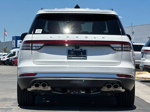 New 2026 Lincoln Aviator Reserve w/ Illumination Package RWD image 4
