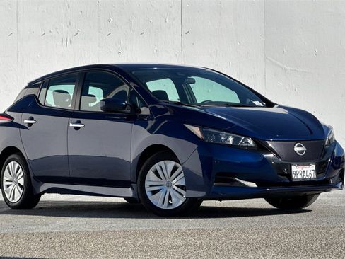Used 2023 Nissan Leaf S image 2