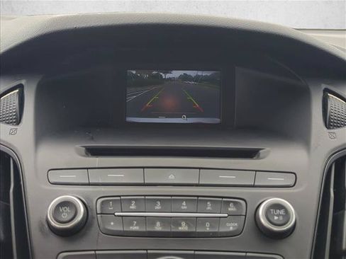 Used 2016 Ford Focus SE FWD image 16