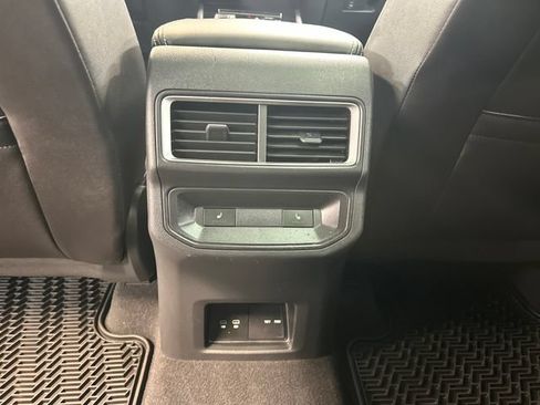 Used 2025 Volkswagen Atlas Cross Sport SEL R-Line AWD/4WD image 27