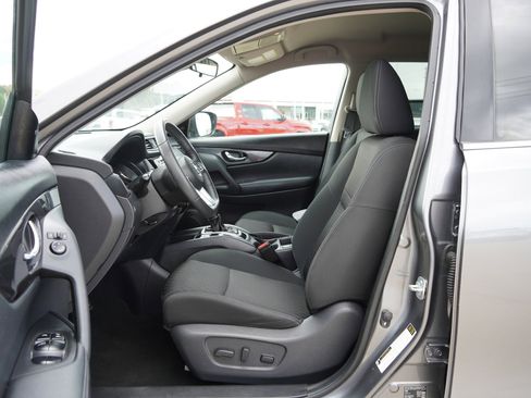 Used 2020 Nissan Rogue SV image 22