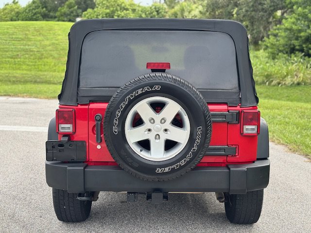 Used 2014 Jeep Wrangler Unlimited Sport w/ Quick Order Package 23S AWD/4WD image 9