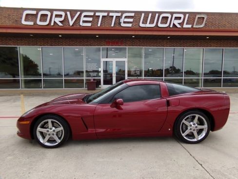 Used 2007 Chevrolet Corvette Coupe w/ Preferred Equipment Group RWD image 9