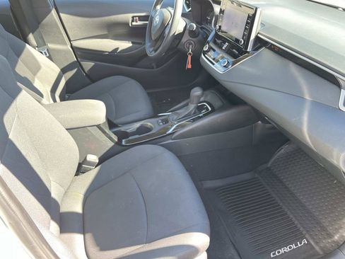 Used 2020 Toyota Corolla LE image 21
