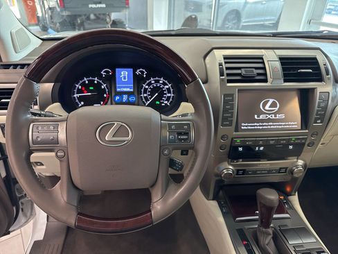 Used 2015 Lexus GX 460 w/ Premium Package image 14